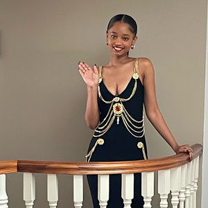 Meet your Posher, Asha